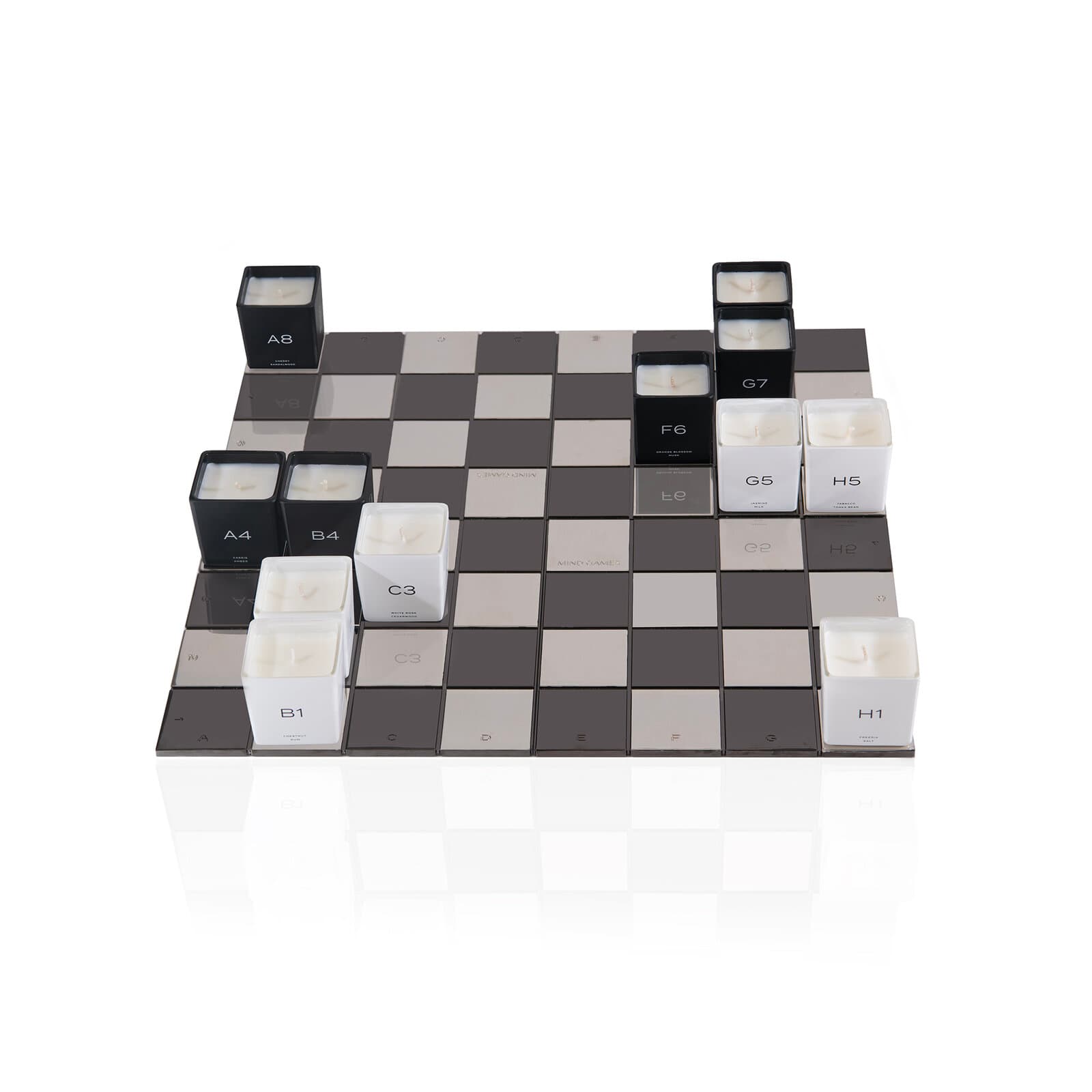 Mind Games LUXURY CANDLE Луксозен свещи и шахматна дъска